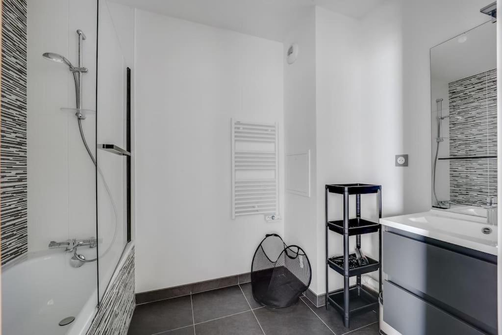 Elegance En Banlieue Parisienne Apartment Noisy-le-Sec Luaran gambar